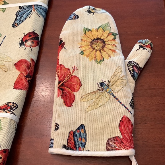 Apron and Mitten Set from Italy - Picture 8 of 10